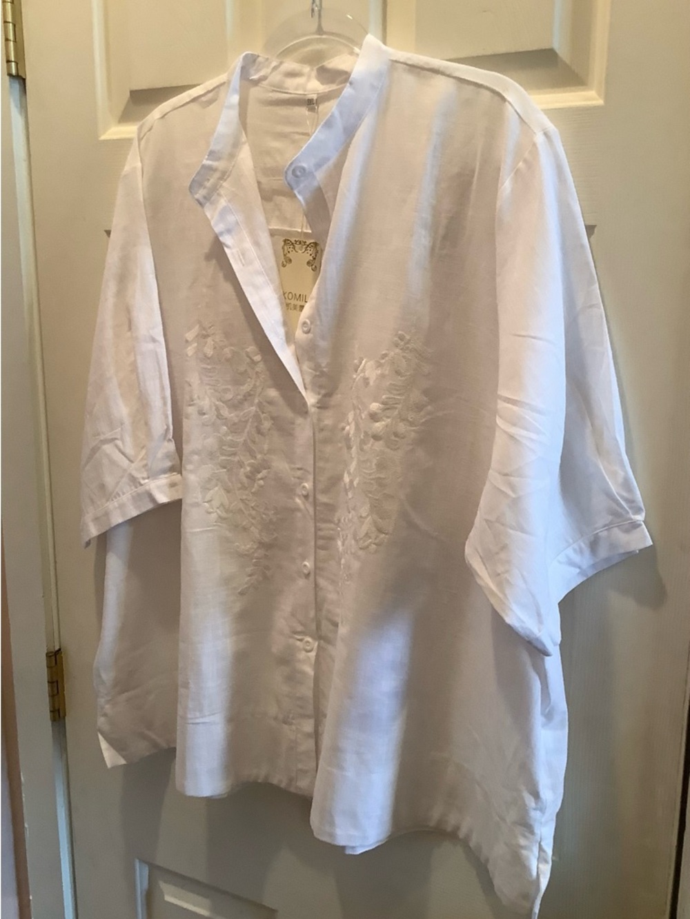 Komili White Cotton Embroidered Shirt, Size 3XL, NWT.
